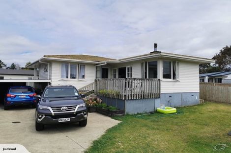 Photo of property in 6 Maybelle Place, Kelston, Auckland, 0602
