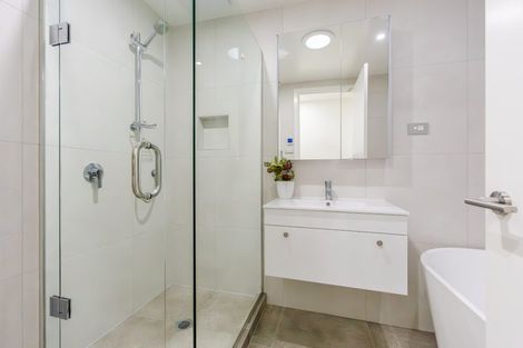 Photo of property in 8 Windlass Street, Long Bay, Auckland, 0630