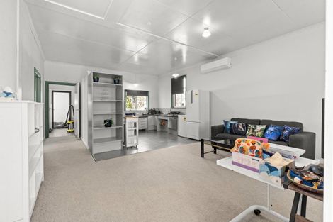 Photo of property in 15 Fairs Road, Milson, Palmerston North, 4414