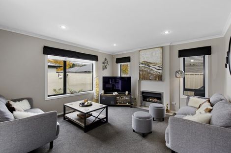 Photo of property in 5 Vernon Grove, Brown Owl, Upper Hutt, 5018