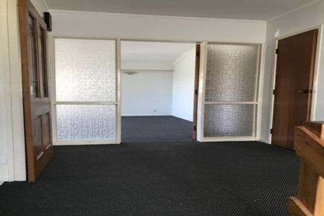 Photo of property in 15 Barlow Place, Chatswood, Auckland, 0626