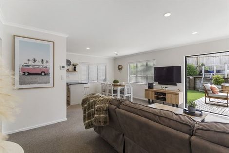 Photo of property in 10a De Thiery Place, Pakuranga Heights, Auckland, 2010