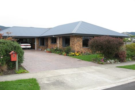 Photo of property in 20 Hoult Crescent, Monaco, Nelson, 7011