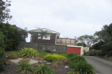 Photo of property in 17 Reese Jones Grove, Maungaraki, Lower Hutt, 5010