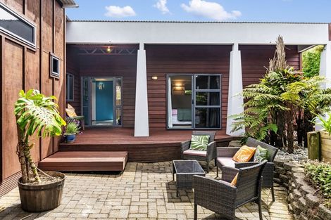 Photo of property in 9 Ginders Drive, Massey, Auckland, 0614