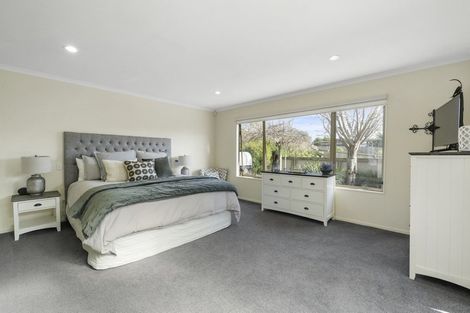 Photo of property in 218 Mazengarb Road, Paraparaumu, 5032
