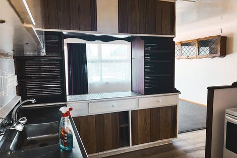 Photo of property in 81 Pupuke Road, Northcote, Auckland, 0627