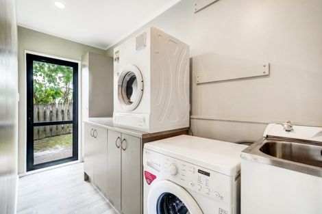 Photo of property in 2/28 Pahi Place, West Harbour, Auckland, 0618