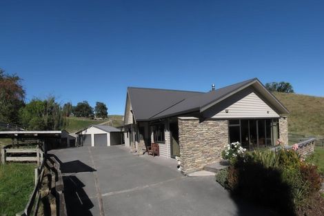 Photo of property in 454 Spooners Hill Road, Taihape, 4795