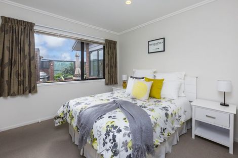 Photo of property in 22 Jade Crescent, Timberlea, Upper Hutt, 5018