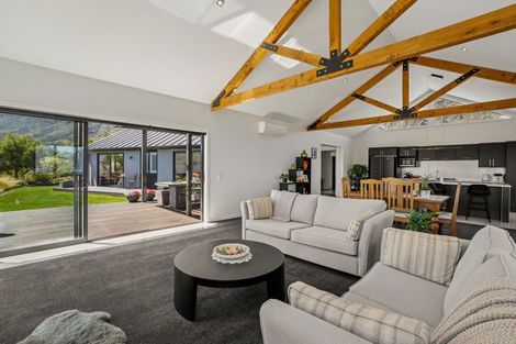 Photo of property in 15 Mckellar Drive, Jacks Point, Queenstown, 9371