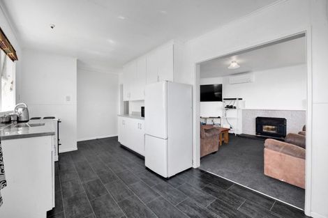 Photo of property in 15a Pratt Street, Waitara, 4320