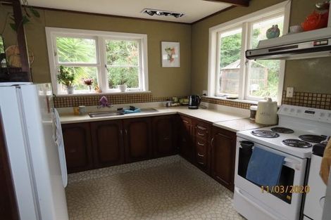 Photo of property in 25 Edmonton Road, Henderson, Auckland, 0612