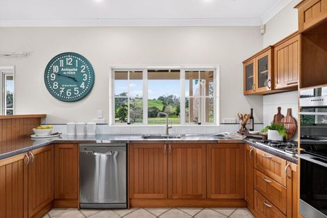 Photo of property in 154 Awa Road, Kumeu, 0891