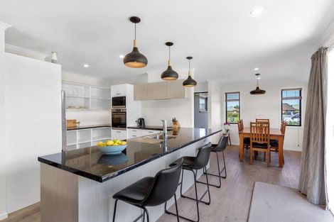 Photo of property in 68 Feist Street, Carterton, 5713