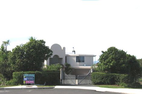 Photo of property in 60 Sharon Road, Waiake, Auckland, 0630