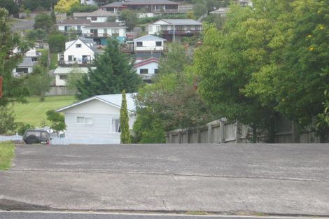 Photo of property in 2/73 Athena Drive, Totara Vale, Auckland, 0629