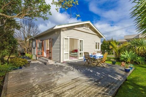 Photo of property in 72 Carlisle Road, Browns Bay, Auckland, 0632