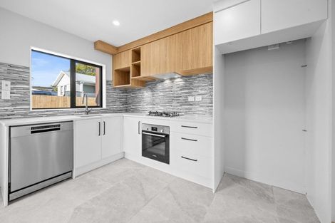 Photo of property in 40c Trentham Road, Papakura, 2110