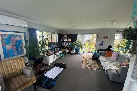 Photo of property in 30a Barneys Farm Road, Clendon Park, Auckland, 2103