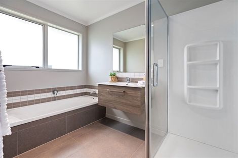 Photo of property in 63 Golden Sands Drive, Papamoa Beach, Papamoa, 3118