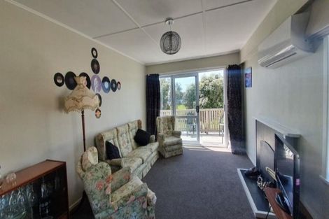Photo of property in 4 Waitote Street, Castlecliff, Whanganui, 4501