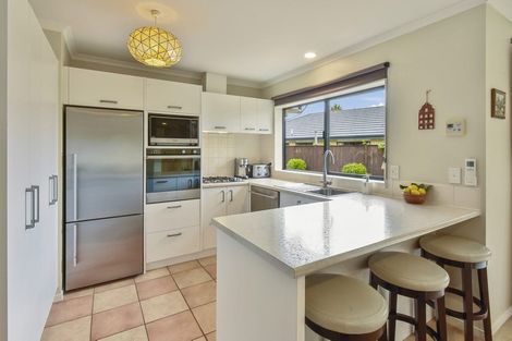 Photo of property in 4 Croftview Road, Wattle Downs, Auckland, 2103