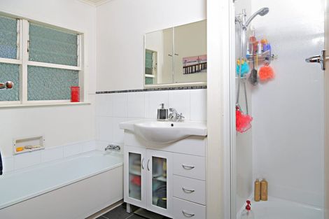 Photo of property in 33 Lawrence Crescent, Hillpark, Auckland, 2102