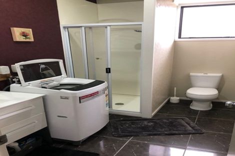 Photo of property in 11 Sheffield Place, Botany Downs, Auckland, 2010