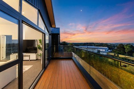 Photo of property in 4 Taku Close, Long Bay, Auckland, 0630