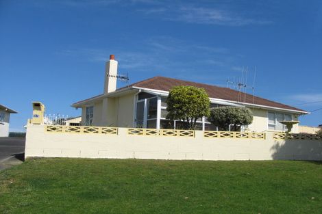 Photo of property in 13 Laird Street, Castlecliff, Whanganui, 4501