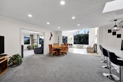 Photo of property in 19 Dolphin Parade, Bell Block, New Plymouth, 4312