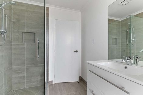 Photo of property in 1 Kaimai Avenue, Massey, 0614