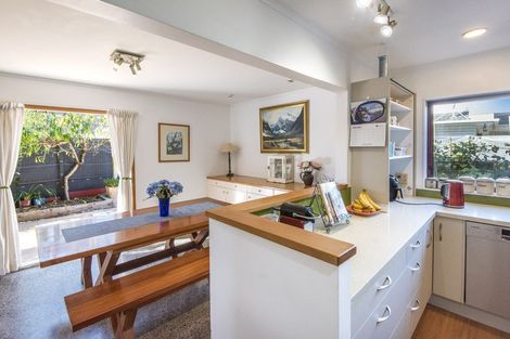 Photo of property in 8a Wicklow Road, Narrow Neck, Auckland, 0622