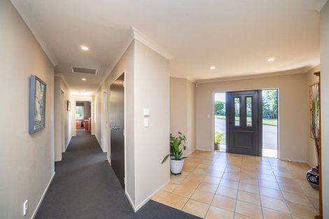 Photo of property in 34 Schnell Drive, Kelvin Grove, Palmerston North, 4414