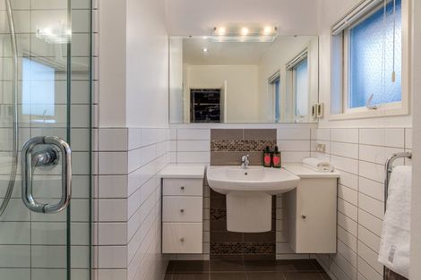 Photo of property in 7 Christensen Place, Forrest Hill, Auckland, 0620