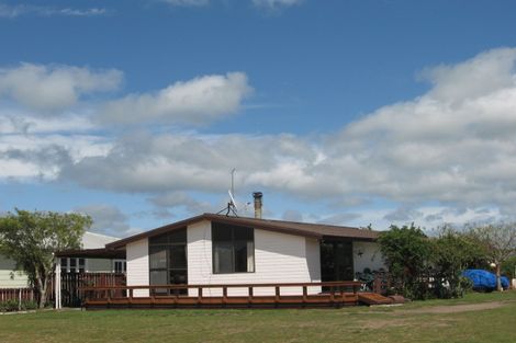 Photo of property in 1 Discovery Street, Tolaga Bay, 4077