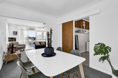 Photo of property in 8 Kitchener Terrace, Moturoa, New Plymouth, 4310