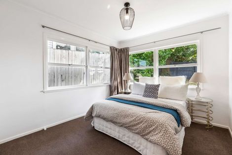 Photo of property in 1/93 Target Road, Totara Vale, Auckland, 0629