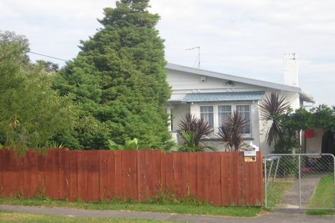 Photo of property in 2/88 Lynwood Road, New Lynn, Auckland, 0600