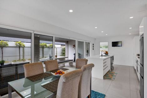 Photo of property in 16 Egmont Street, Patea, 4520