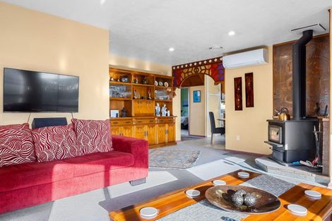 Photo of property in 7 Tenby Place, Avondale, Christchurch, 8061