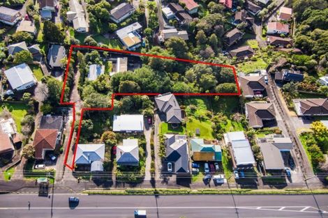 Photo of property in 323 Glenfield Road, Glenfield, Auckland, 0629