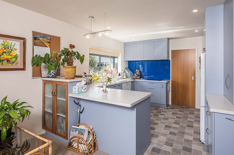 Photo of property in 8 Leigh Place, Paraparaumu Beach, Paraparaumu, 5032