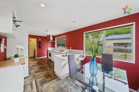 Photo of property in 25 Larchmont Grove, Totara Park, Upper Hutt, 5018