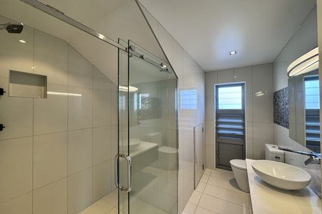 Photo of property in 16 Bucklands Beach Road, Bucklands Beach, Auckland, 2012