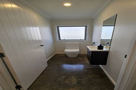 Photo of property in 13 Birdie Lane, Waiwhakaiho, New Plymouth, 4312