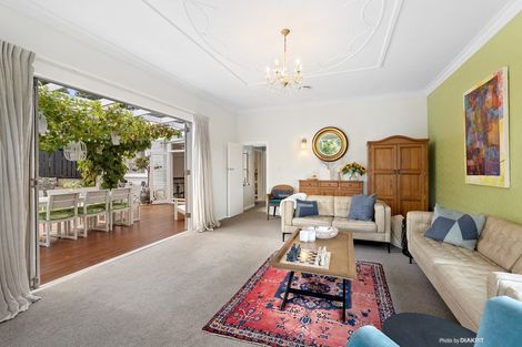 Photo of property in 10 Beacon Hill Road, Miramar, Wellington, 6022