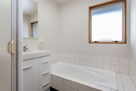 Photo of property in 2/28 Kirsten Place, Parklands, Christchurch, 8083