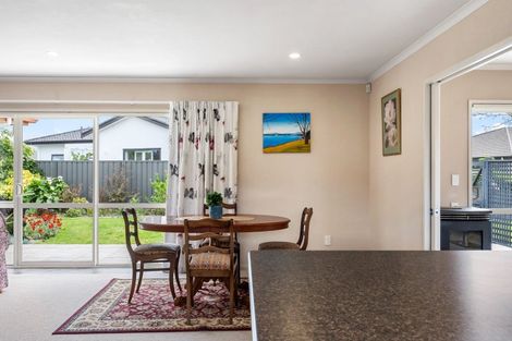 Photo of property in 8 Cape Place, Poraiti, Napier, 4112